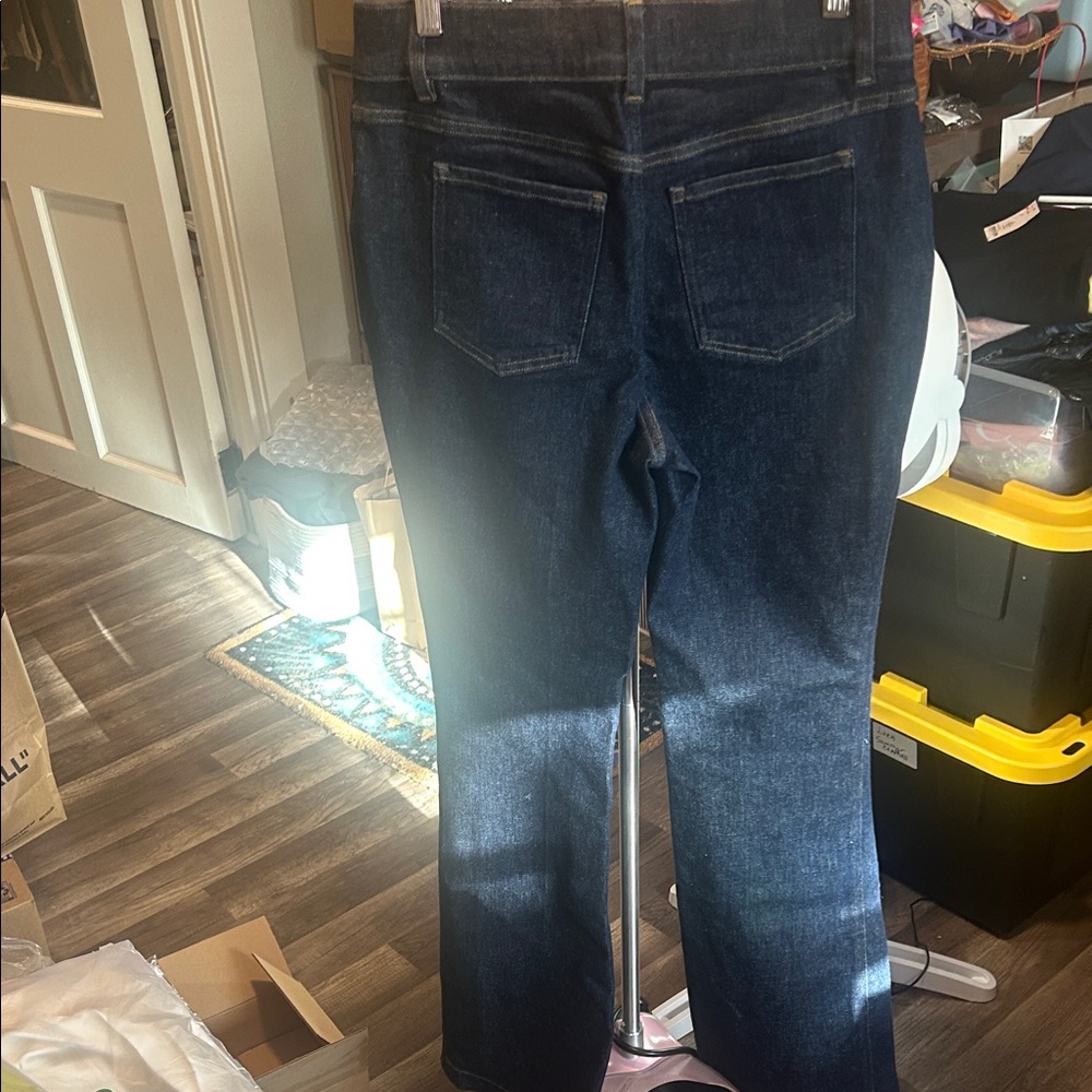 SPANXshape EverWear  Blue Women's Flair Leg Jeans Gorgeous Size -Medium - Picture 10 of 15